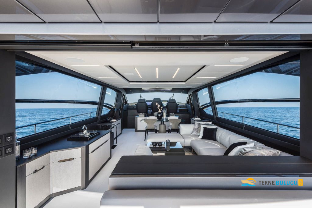 Pershing 8X 2026 iç mekan 2