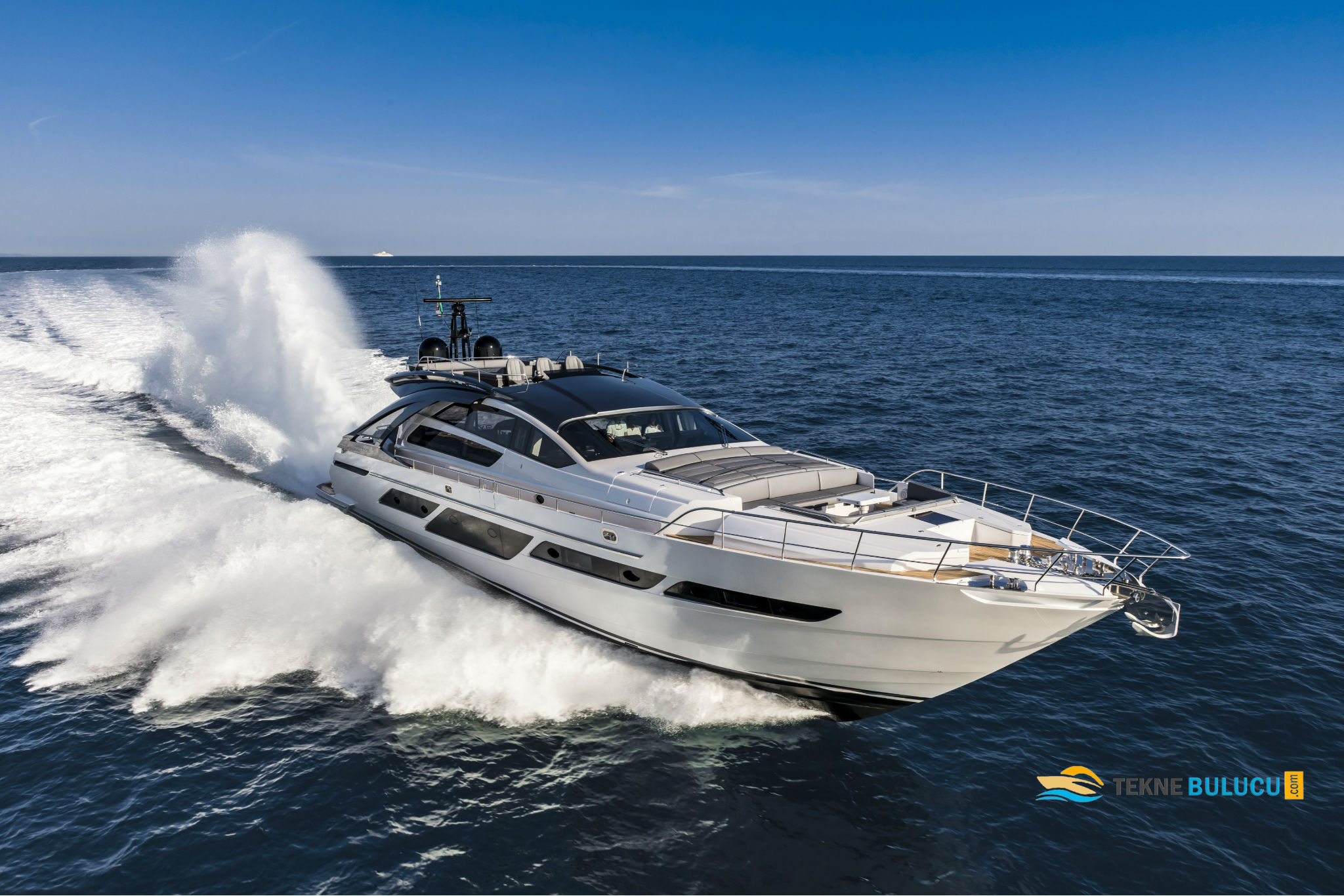 Pershing 9X 2026 iç mekan 2