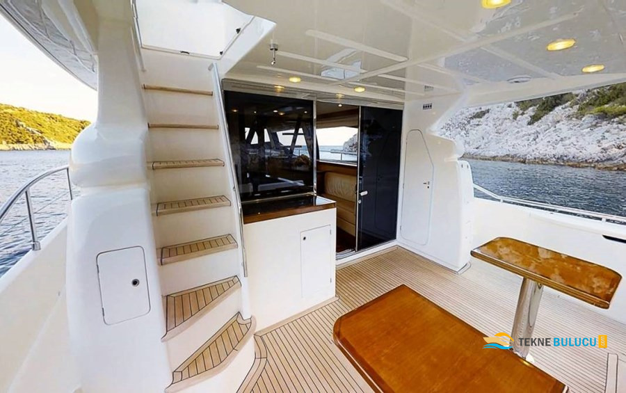 Ferretti 630 2007 iç mekan 2