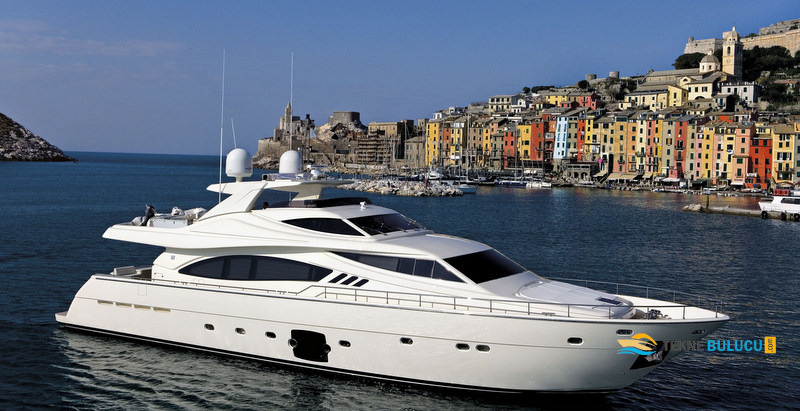 Ferretti 881 RPH 2011 iç mekan 2