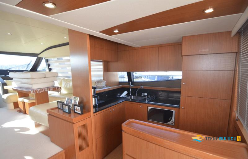 Ferretti 592 2010 iç mekan 2