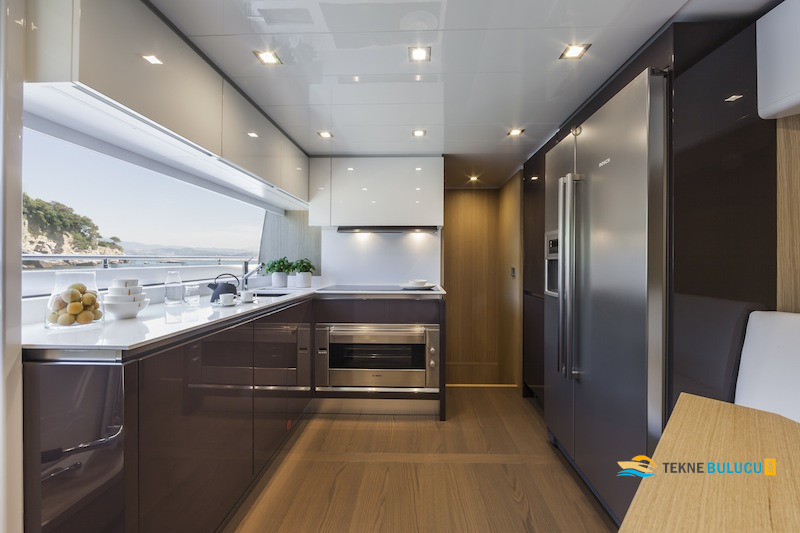 Ferretti 960 2016 iç mekan 3