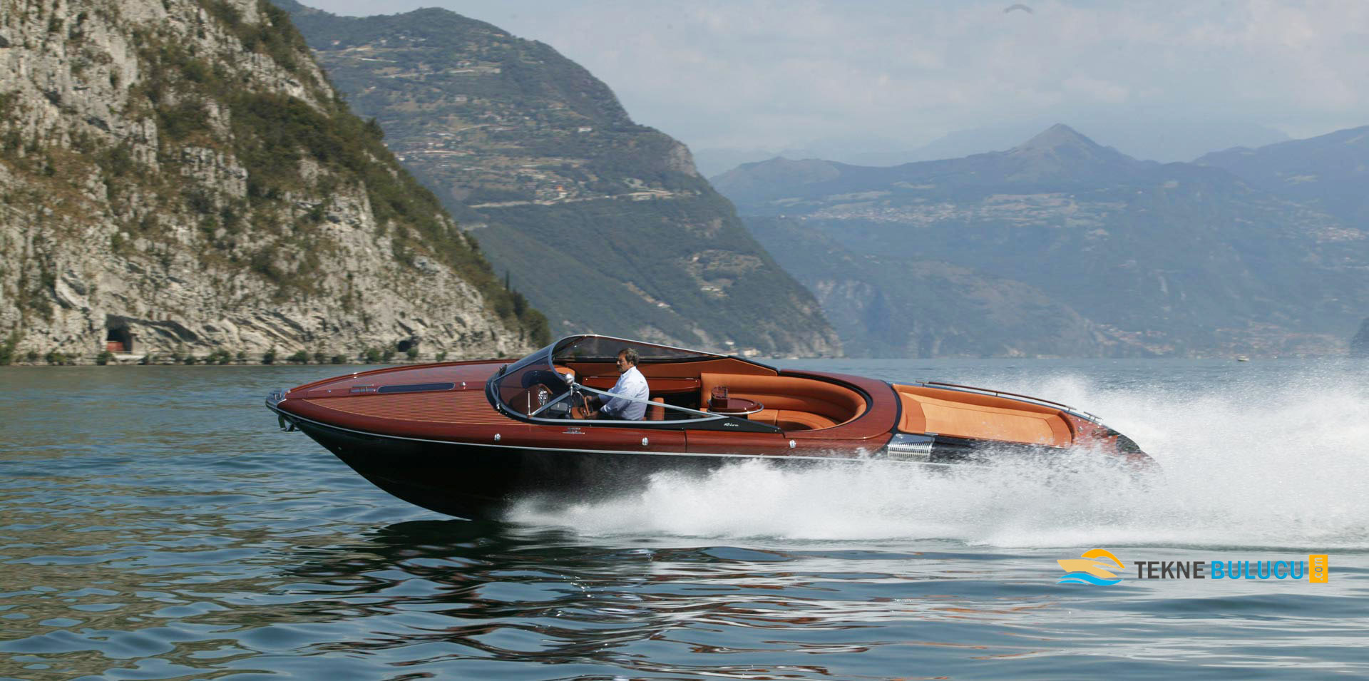 Riva Aquariva Super 33 2019 iç mekan 3