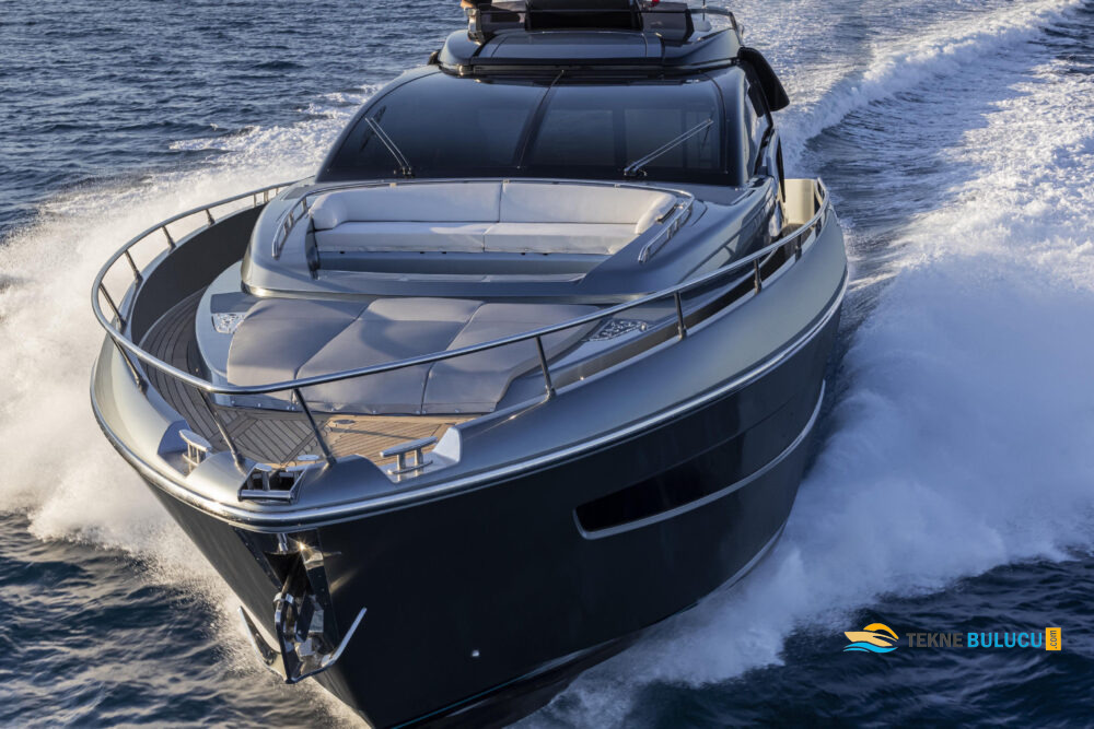 Riva 76 Perseo 2016 iç mekan 3