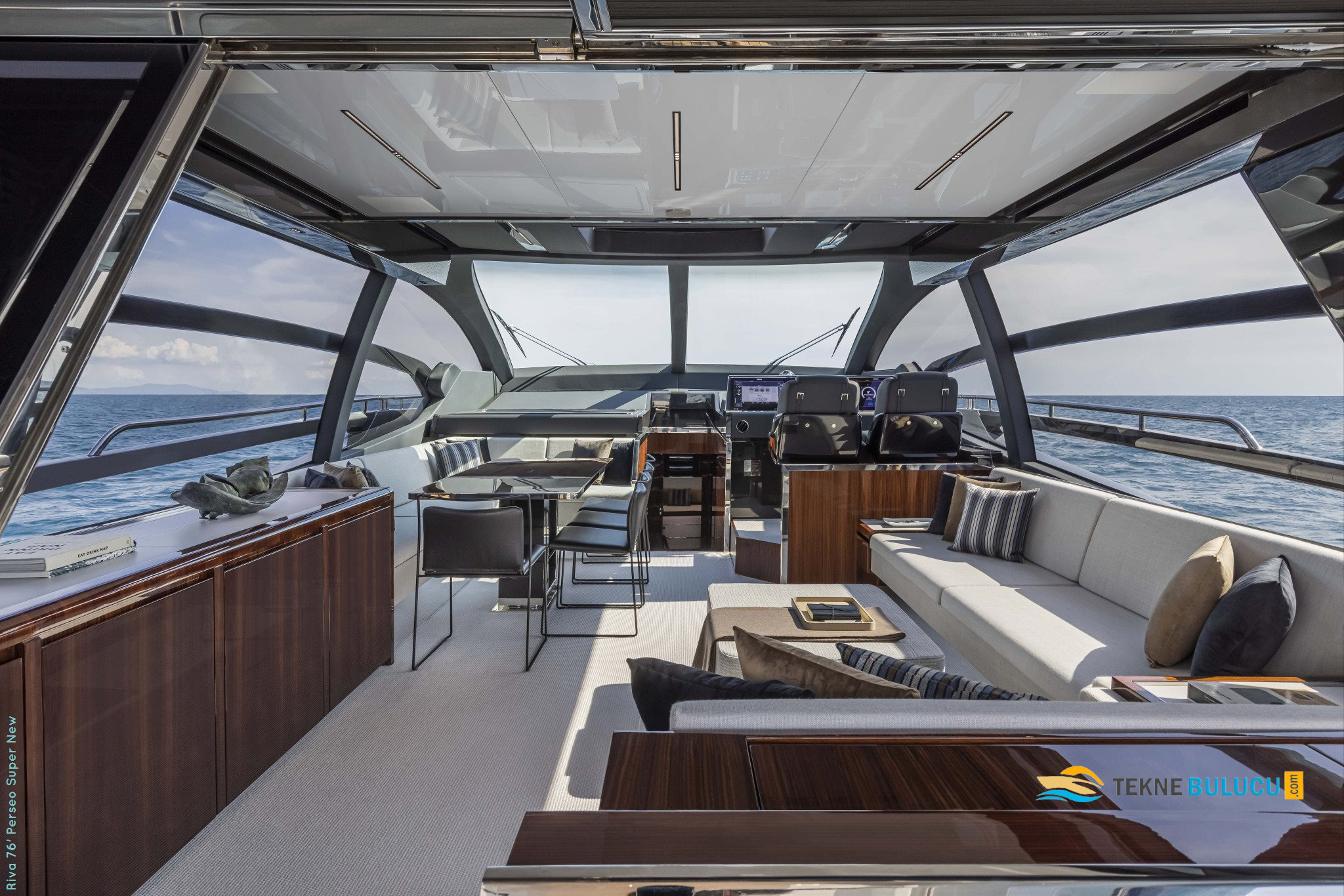 Riva 76 Perseo 2019 iç mekan 2