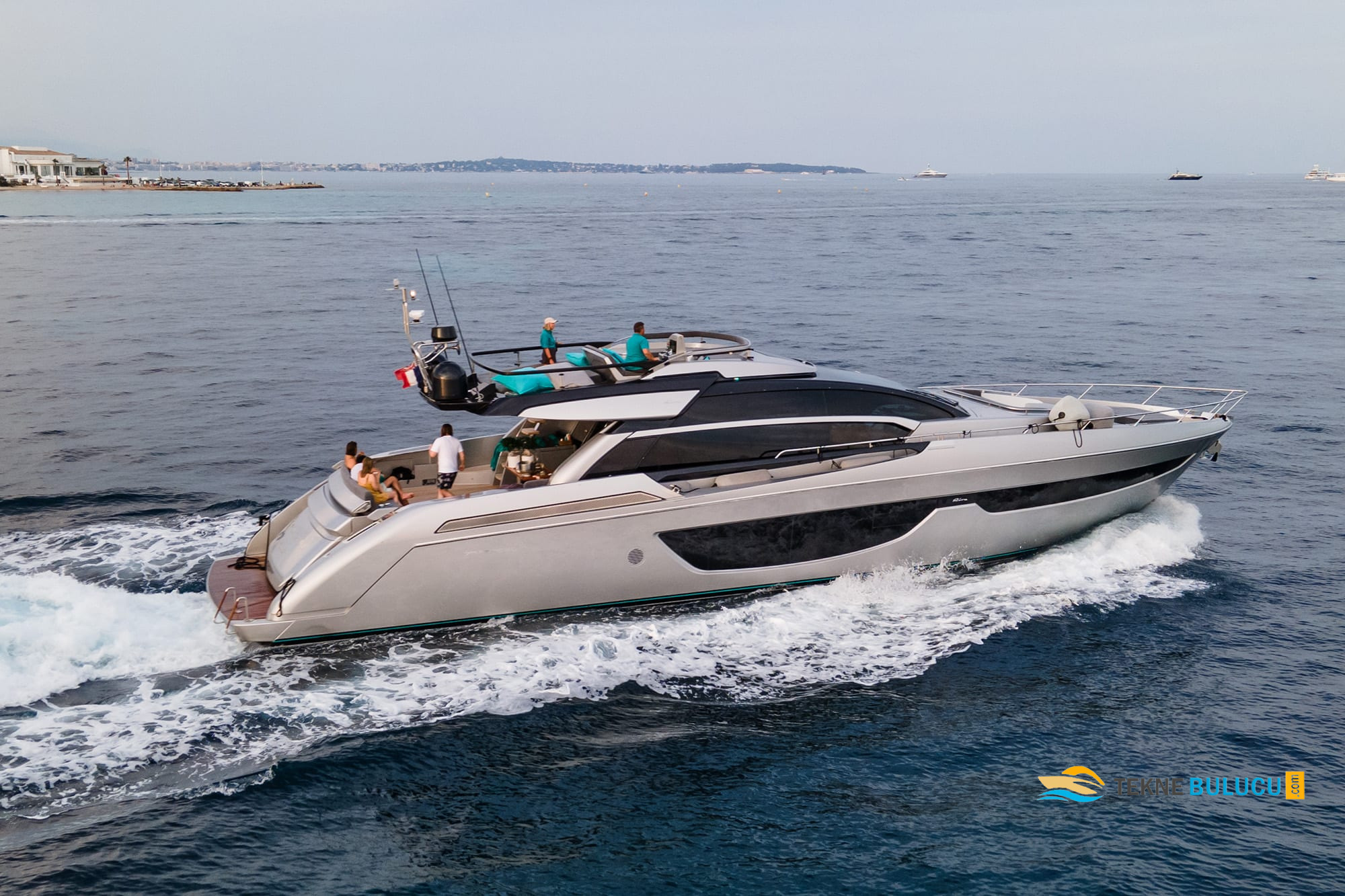 Riva 76 Perseo 2021 iç mekan 3
