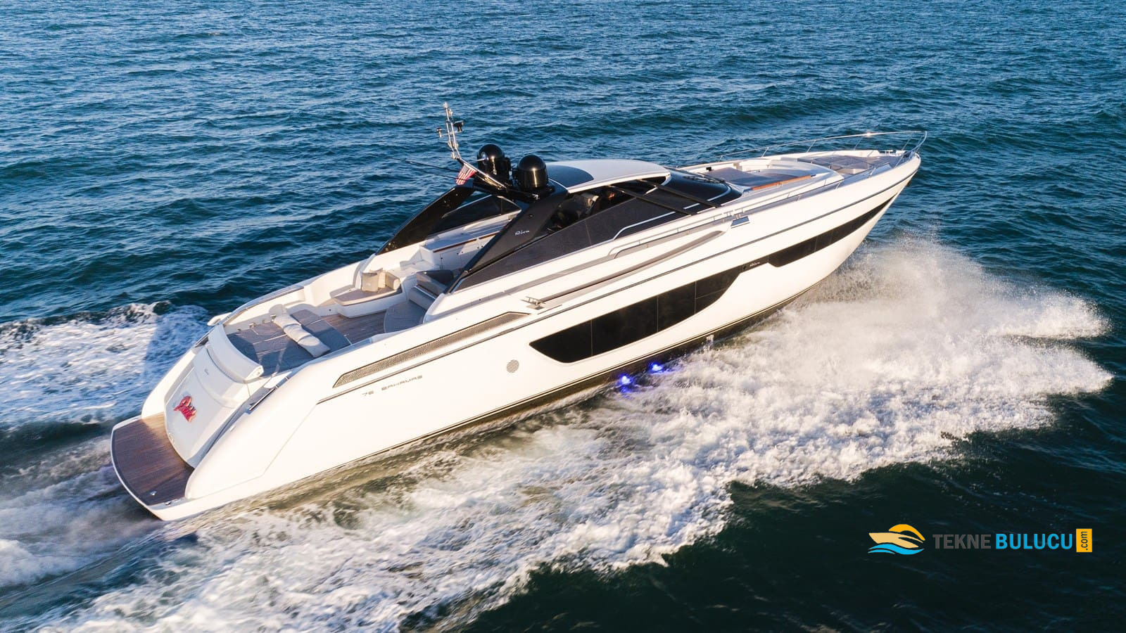 Riva 76 Bahamas 2024 iç mekan 3