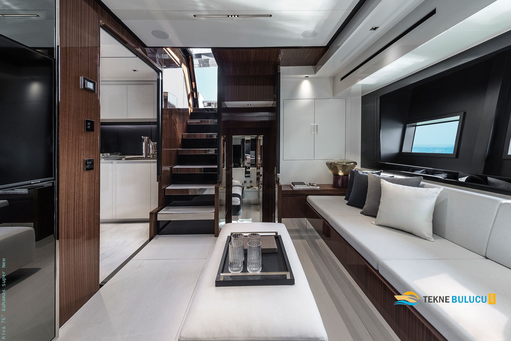 Riva 76 Bahamas 2025 iç mekan 3