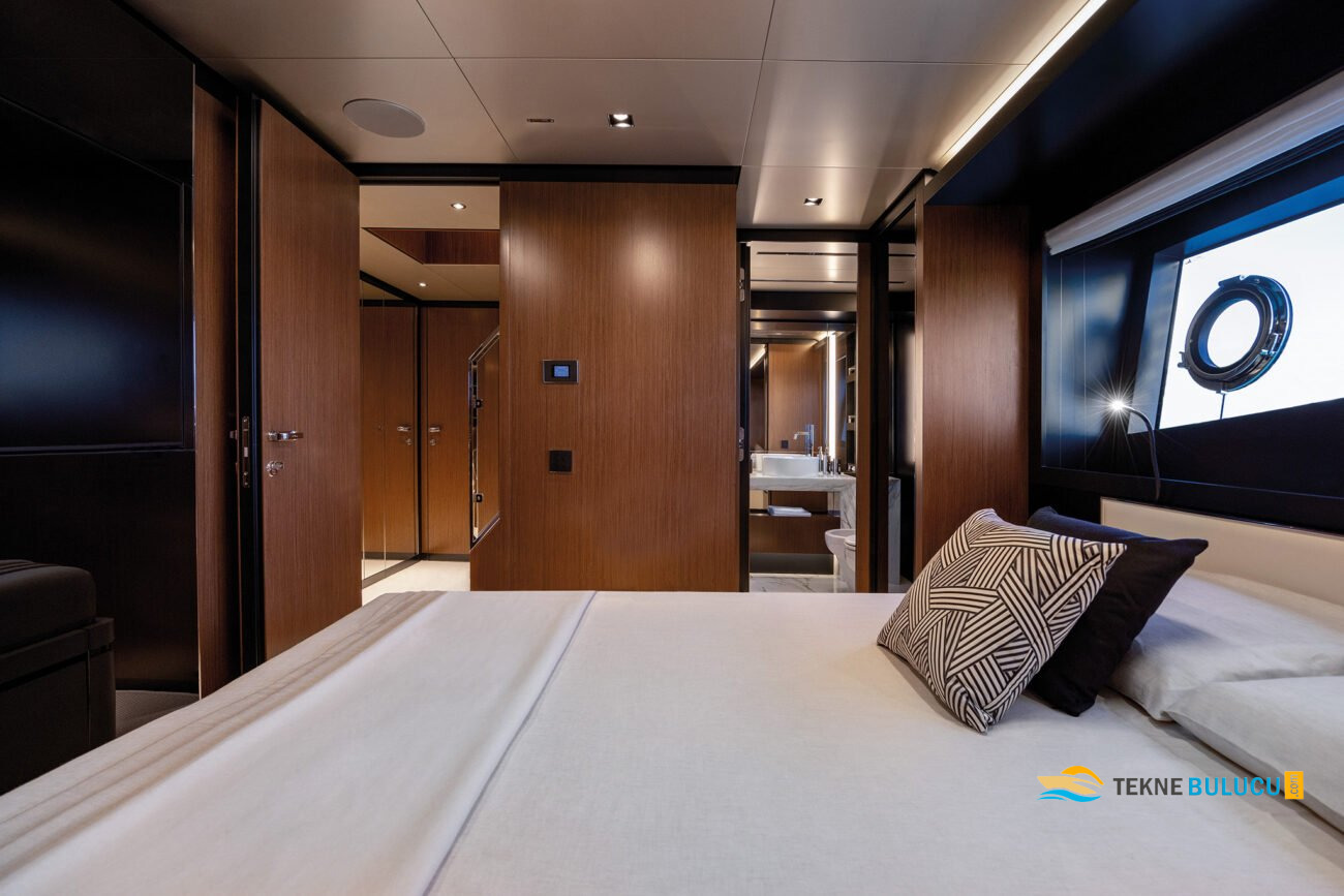 Riva 102 Corsaro Super 2025 iç mekan 3