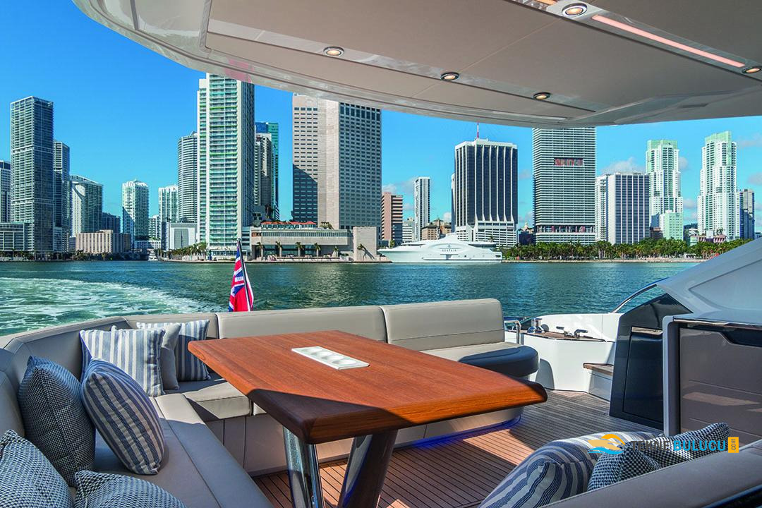 Fairline Targa 63 GTO 2022 iç mekan 3