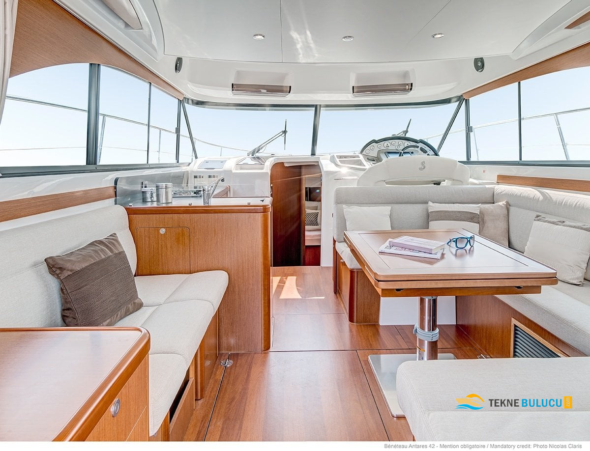Beneteau Antares 42 2018 iç mekan 3