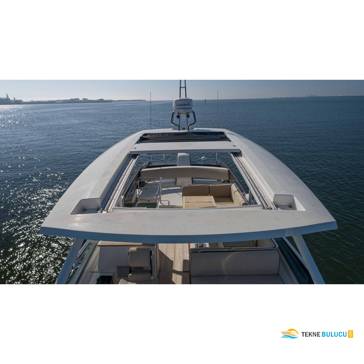 Beneteau Monte Carlo 6 2016 iç mekan 3