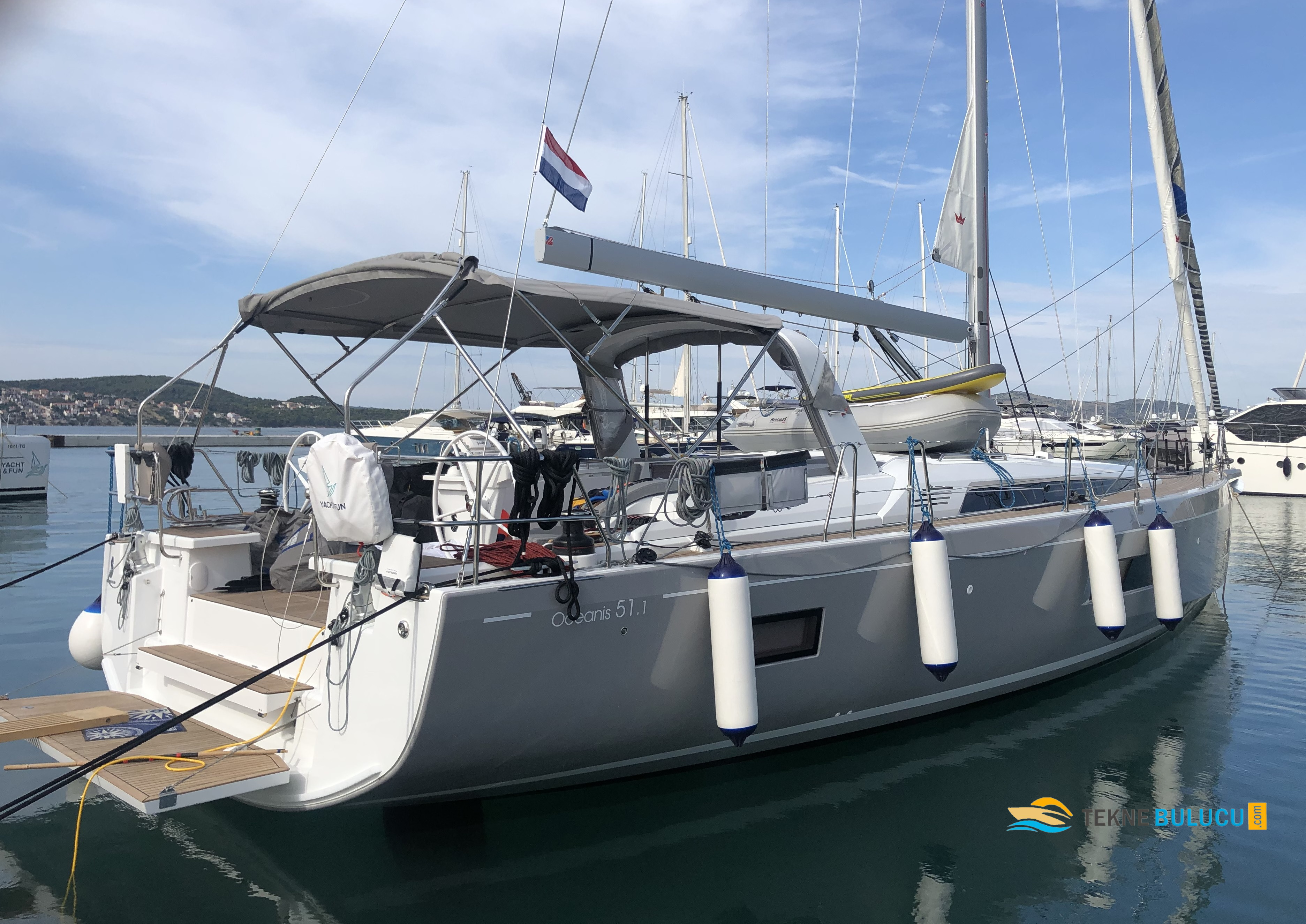 Beneteau Oceanis 51.1 2023 iç mekan 3