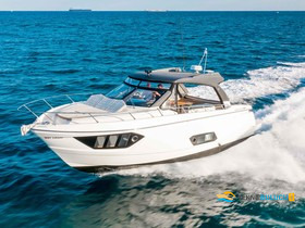 Absolute 40 2007 iç mekan 3