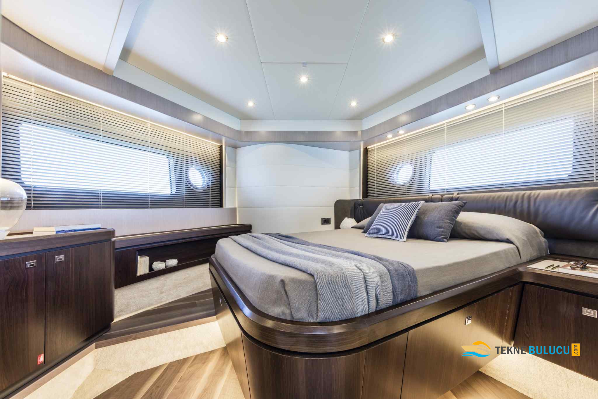 Absolute 58 Fly 2019 iç mekan 3