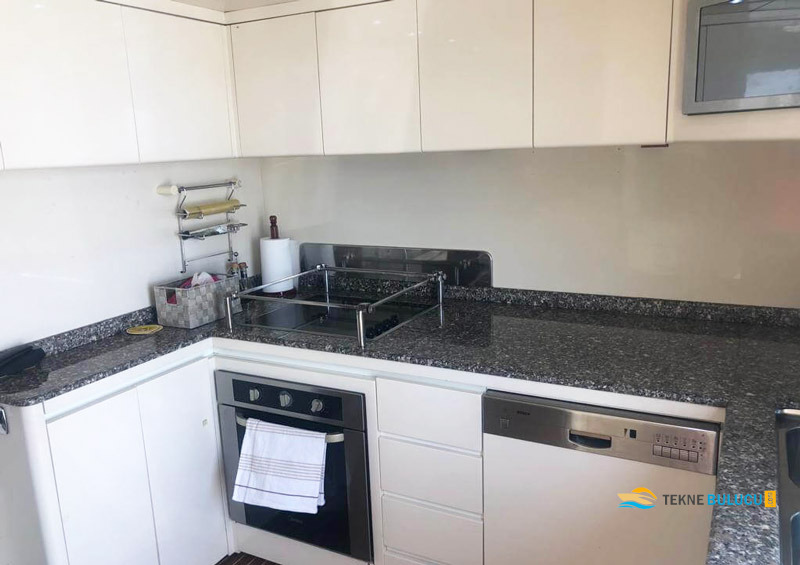 Falcon 86 2005 iç mekan 3