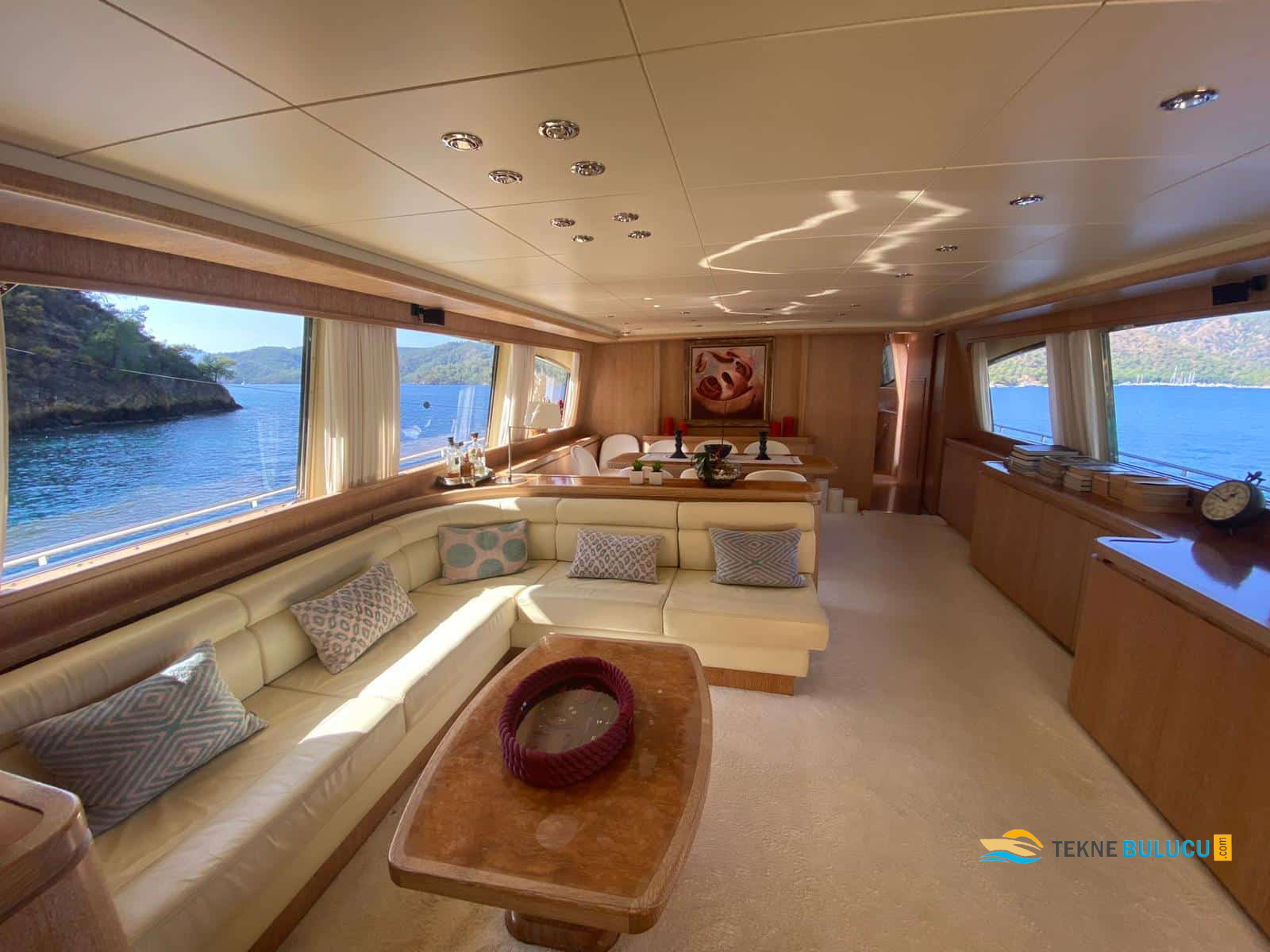 Falcon 86 2007 iç mekan 3