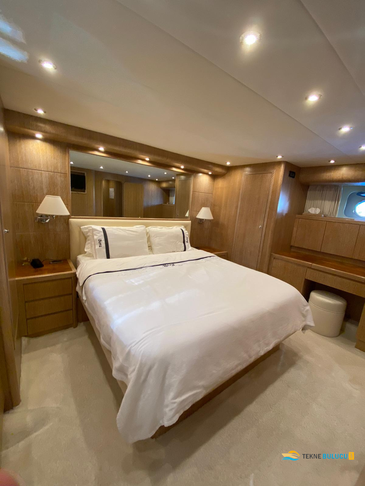 Falcon 86 2009 iç mekan 3