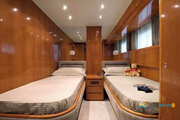 Falcon 90 2007 iç mekan 3