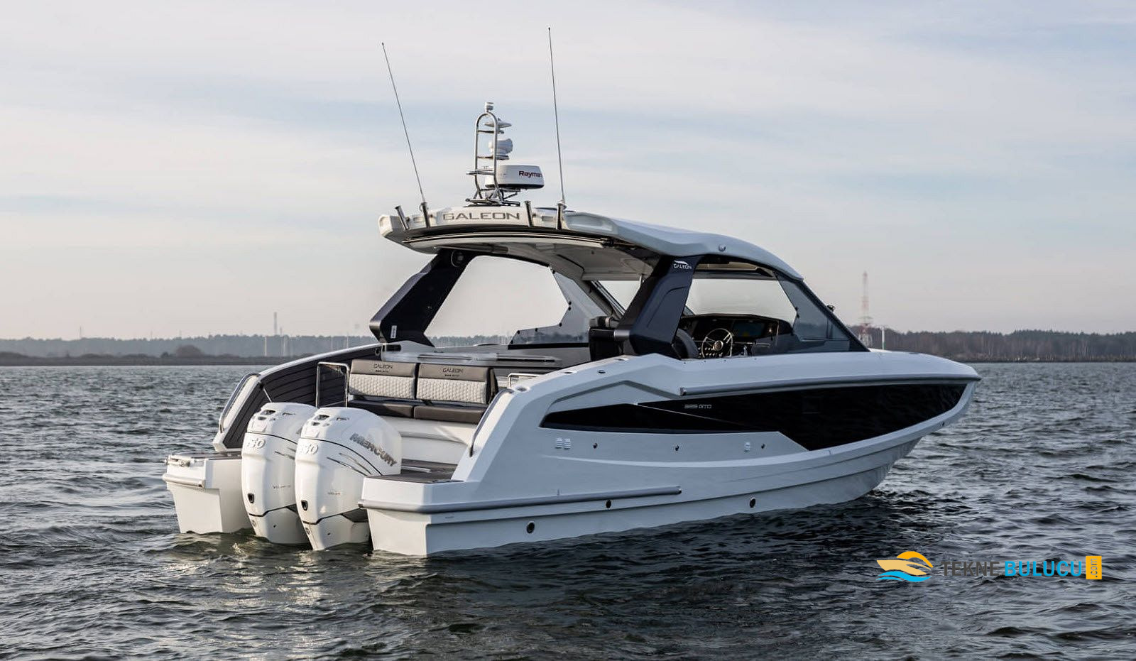 Galeon 325 GTO 2018 iç mekan 3