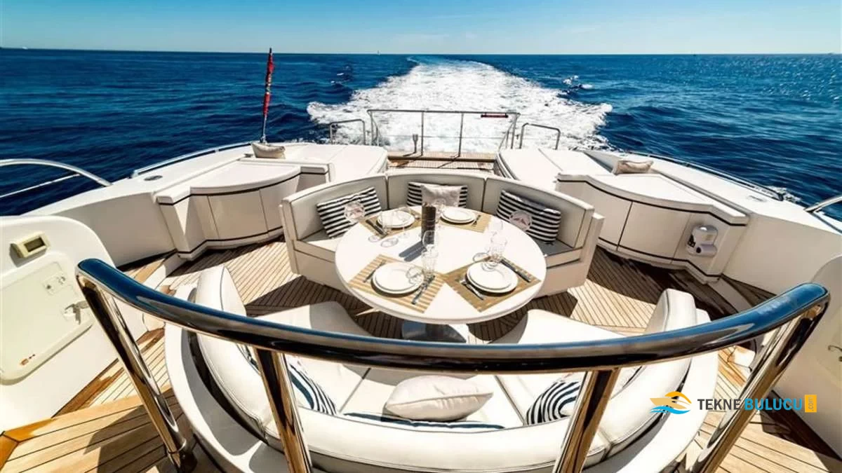 Mangusta 105 2011 iç mekan 3