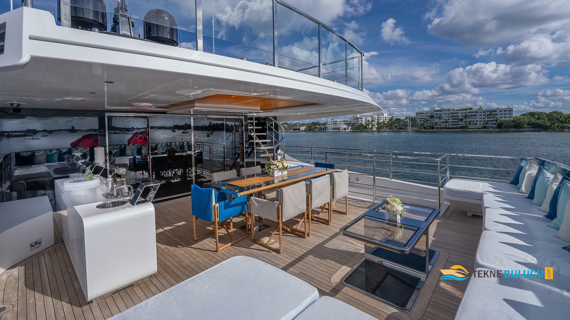 Mangusta Oceano 42 2025 iç mekan 3