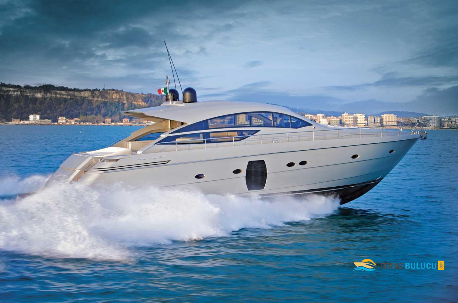 Pershing 64 2015 iç mekan 3