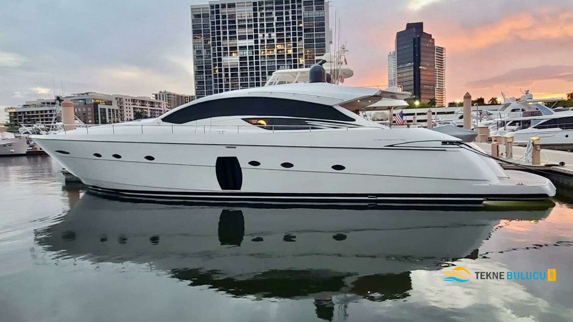 Pershing 72 2008 iç mekan 3