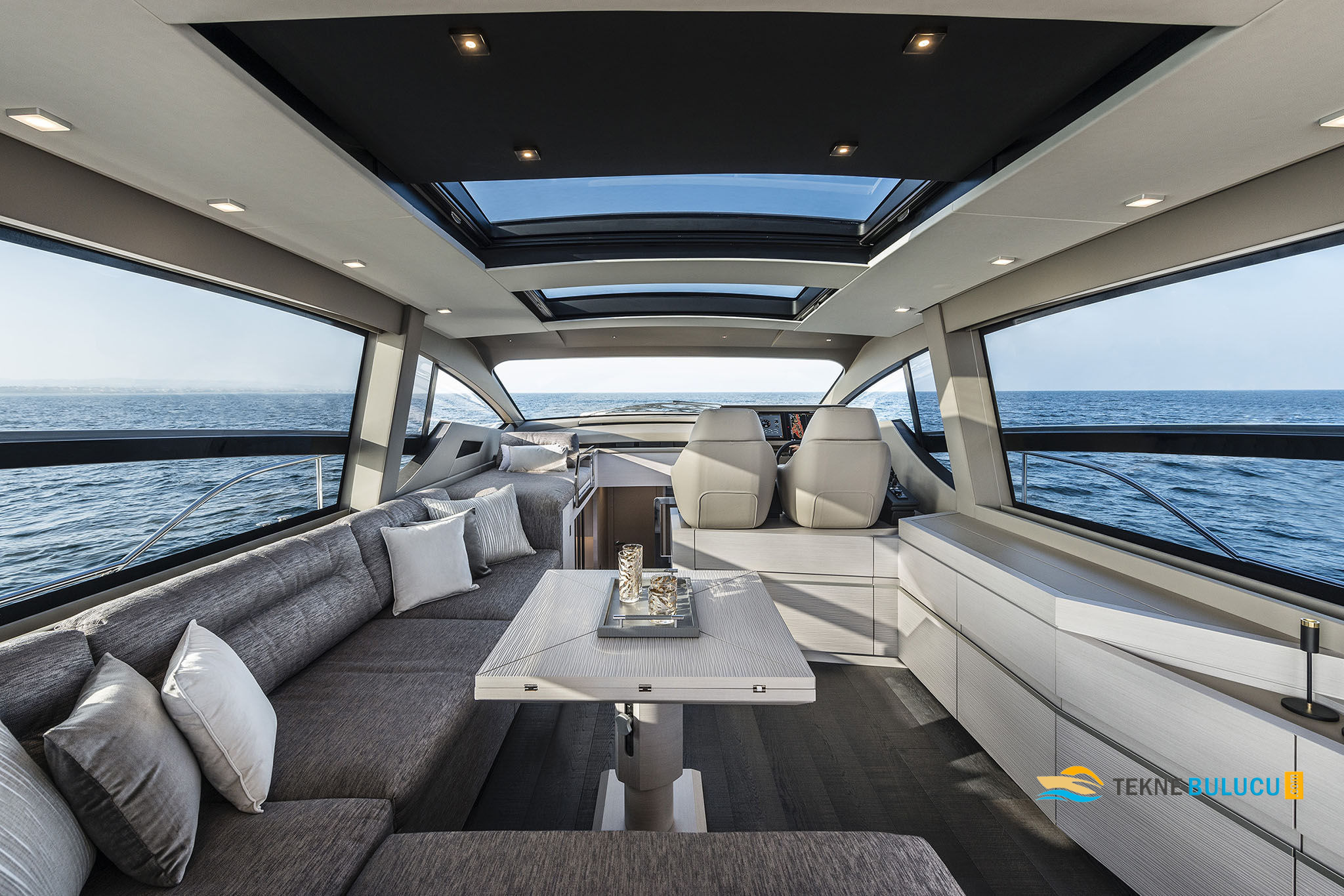 Pershing 7X 2023 iç mekan 3