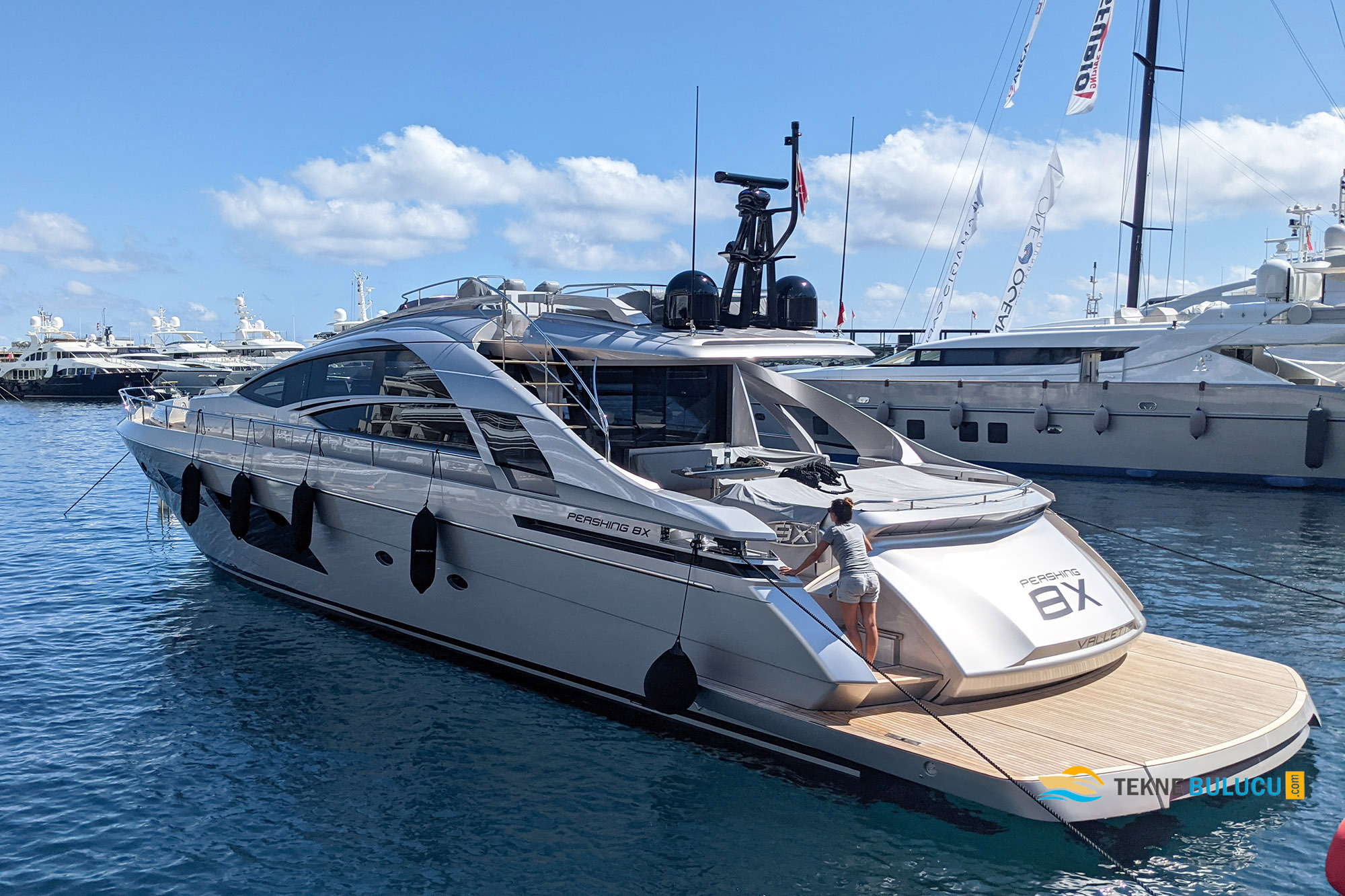 Pershing 8X 2024 iç mekan 3
