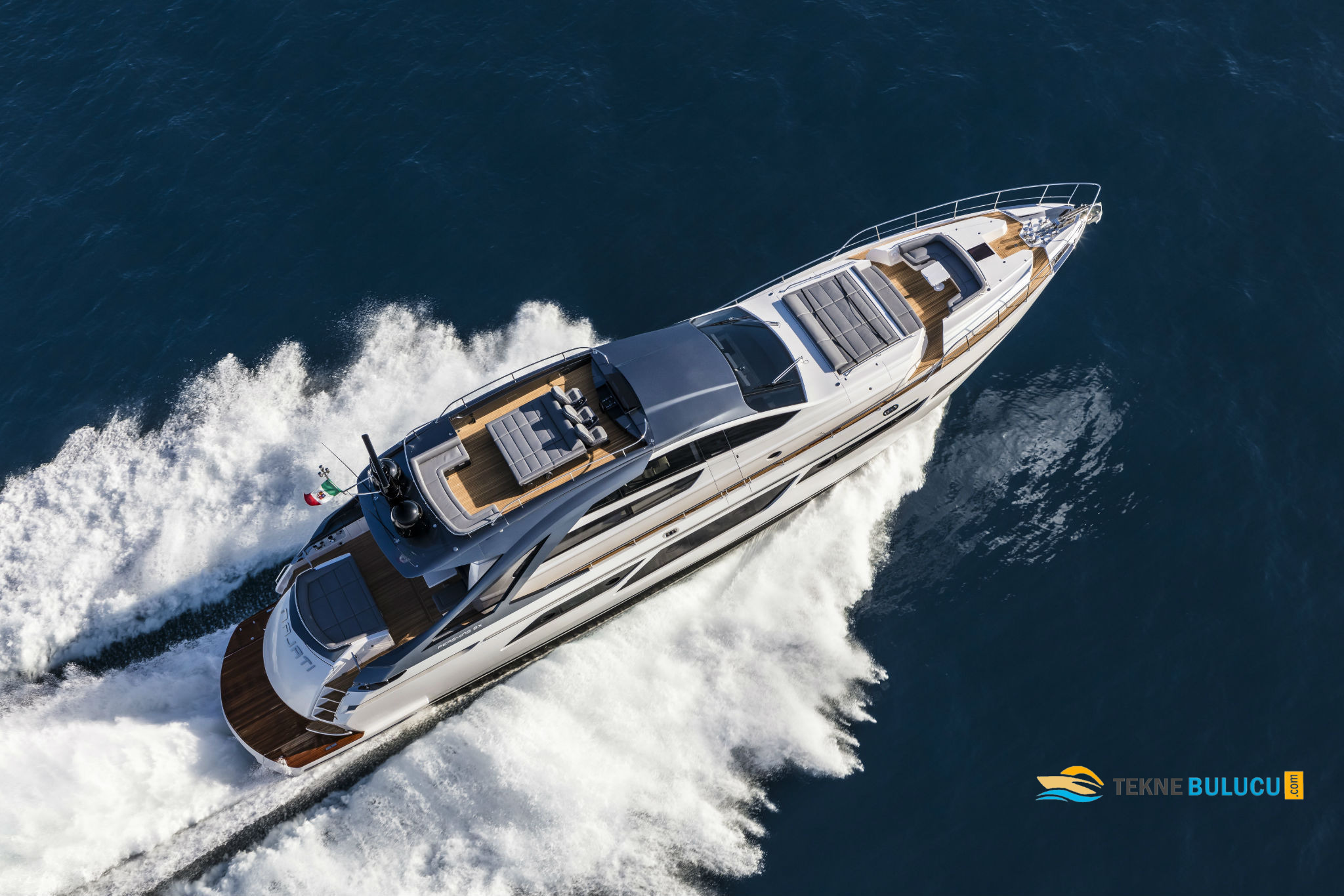 Pershing 9X 2025 iç mekan 3