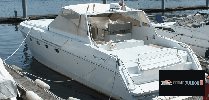 Ferretti Altura 47 1987 iç mekan 3