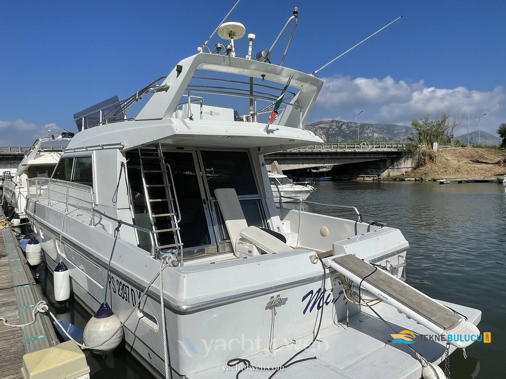 Ferretti 39 Fly 1989 iç mekan 3