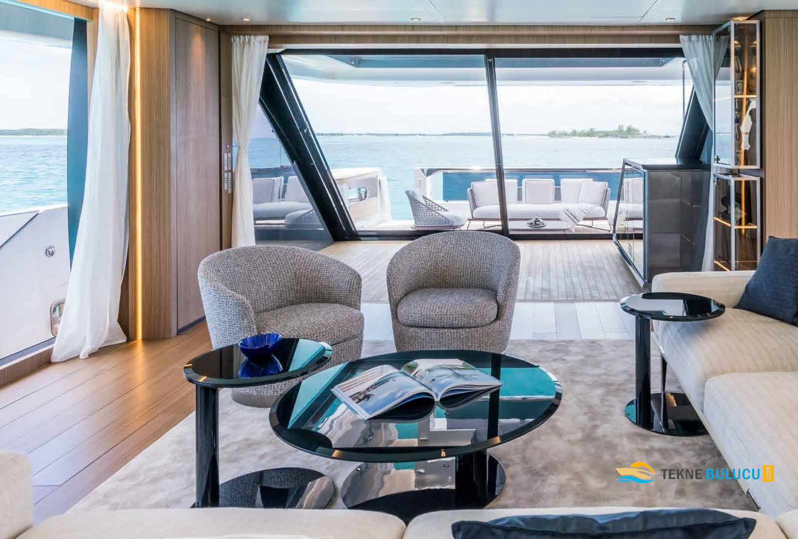 Ferretti 120 1996 iç mekan 3
