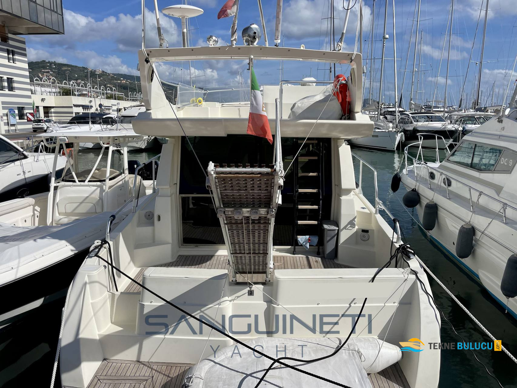 Ferretti 120 1997 iç mekan 3