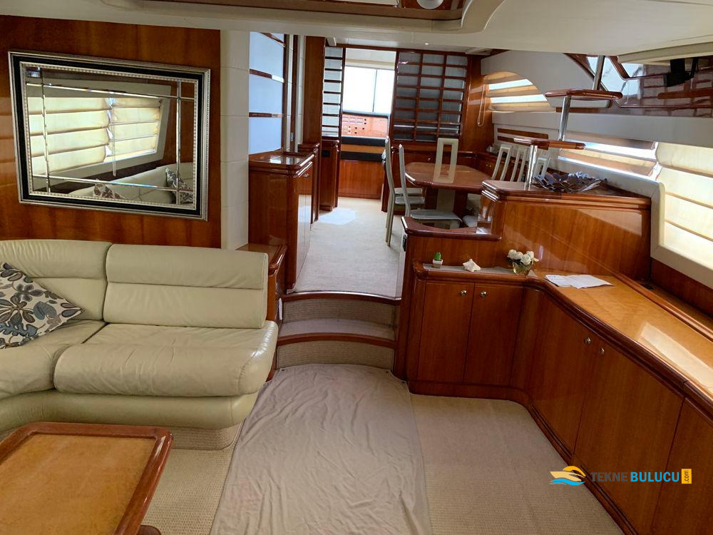 Ferretti 76 2002 iç mekan 3