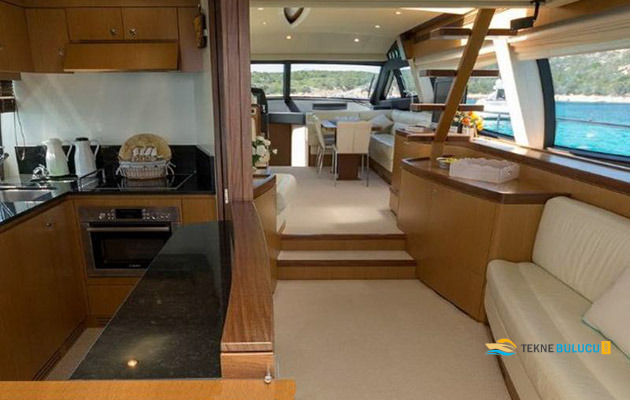Ferretti 630 2006 iç mekan 3