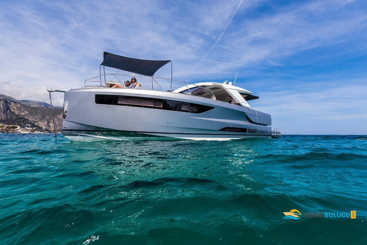 Jeanneau DB 43 2026 inceleme