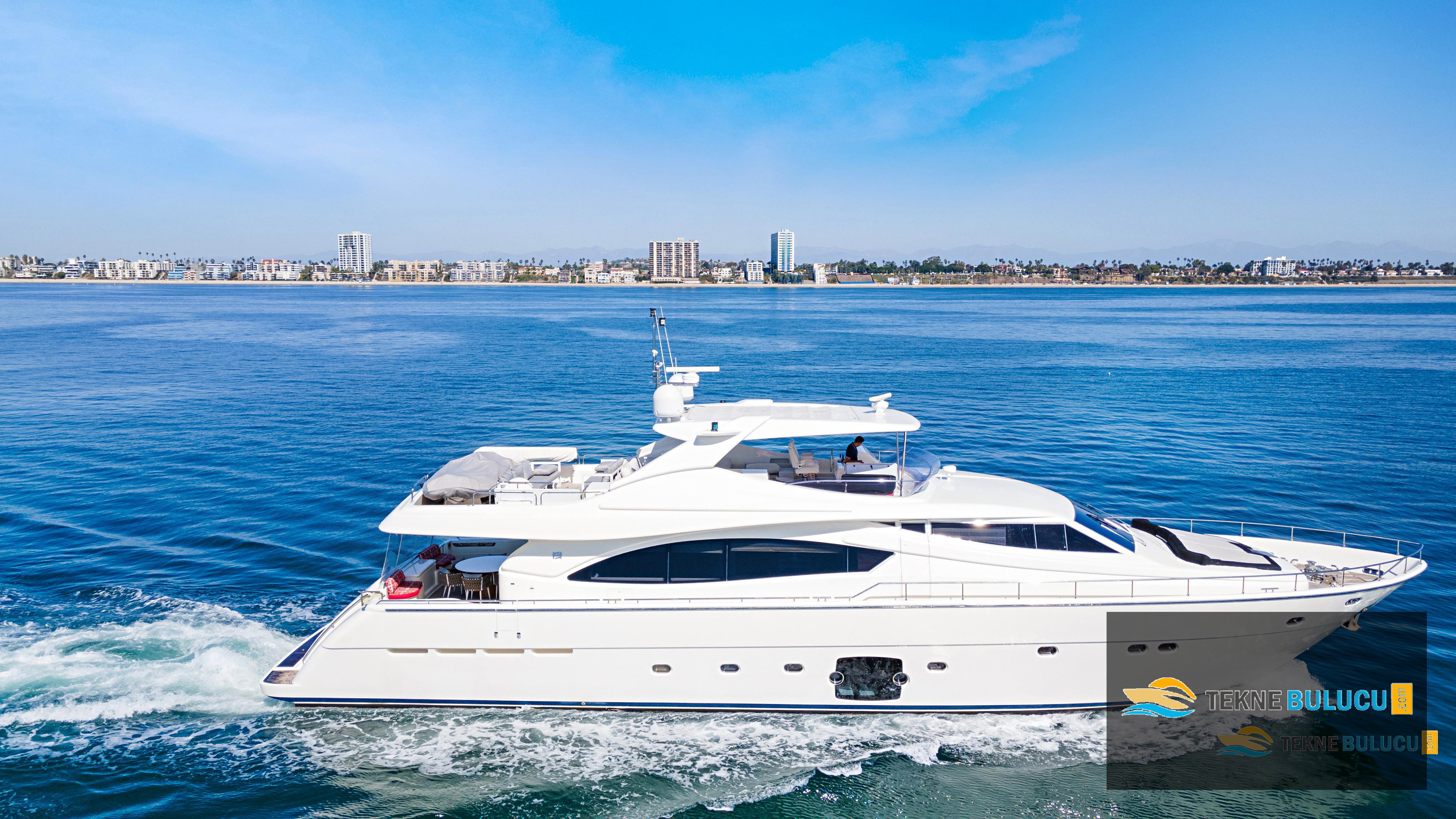 Ferretti 740 2011 iç mekan 1