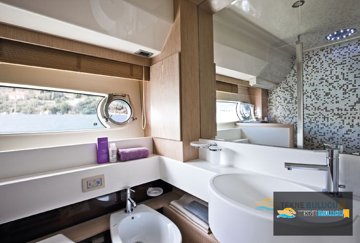 Ferretti 560 / 570 2011 iç mekan 1