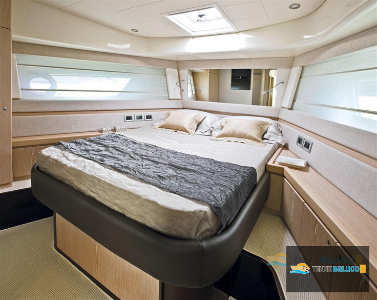 Ferretti 560 / 570 2011 iç mekan 2