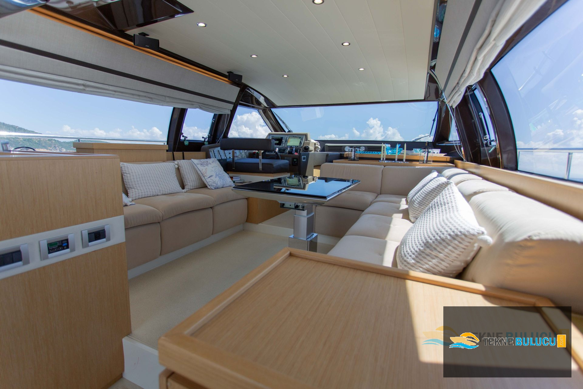 Ferretti 560 / 570 2014 iç mekan 2