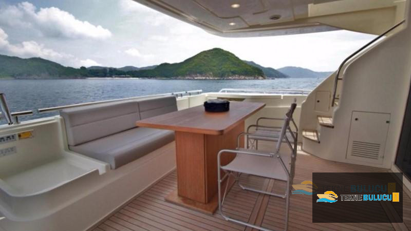 Ferretti 720 2011 iç mekan 2