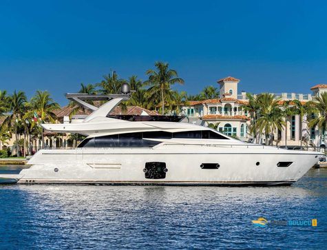Ferretti 750 2013 iç mekan 1