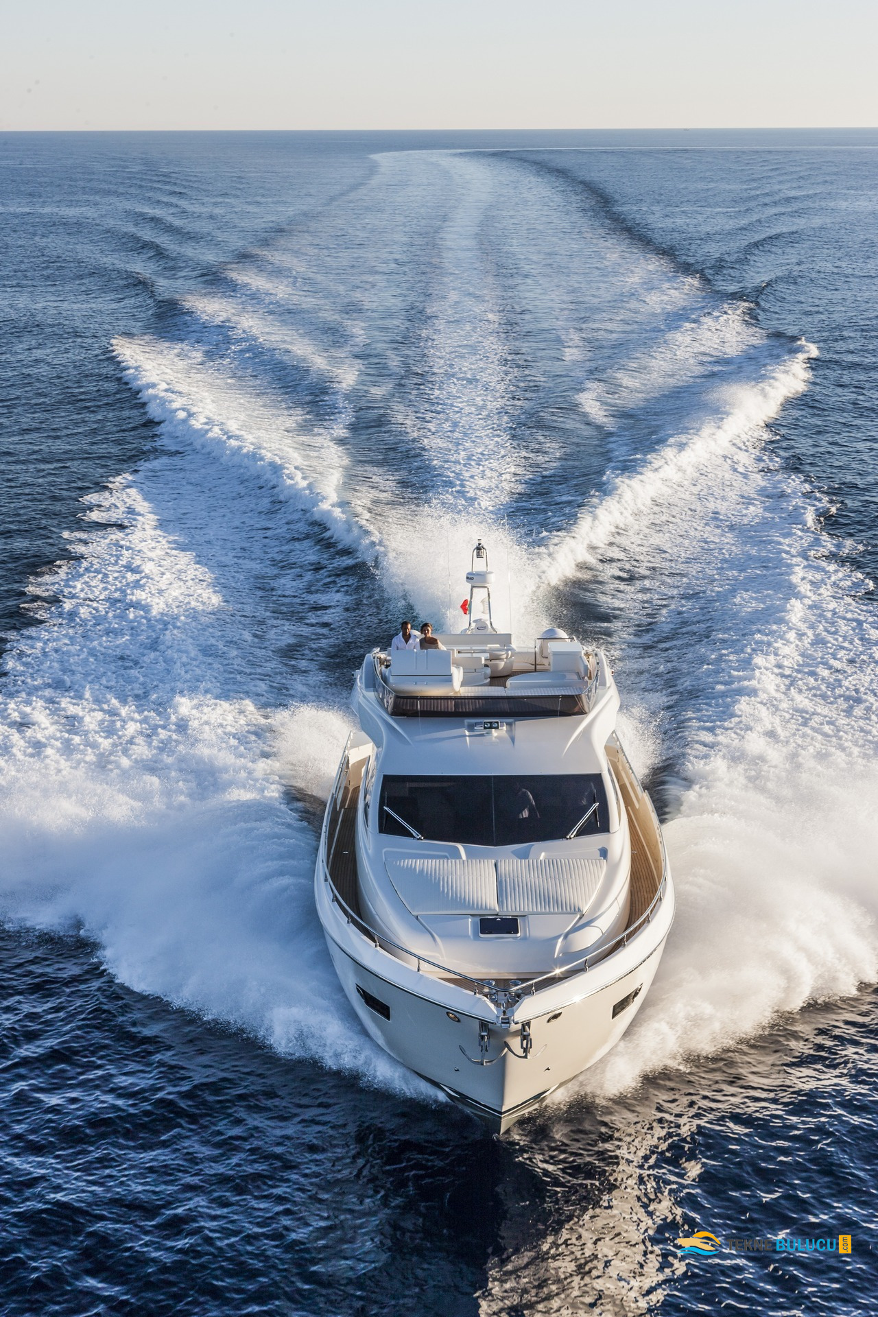 Ferretti 750 2015 iç mekan 3