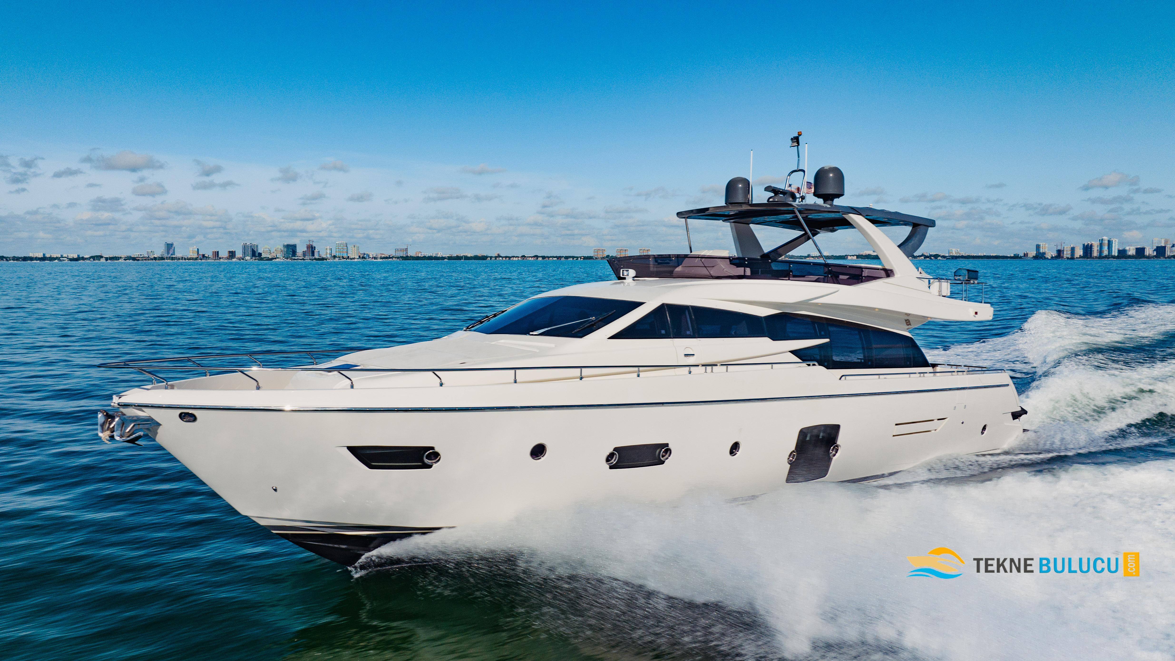Ferretti 750 2017 iç mekan 1