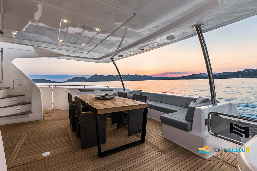 Ferretti 960 2014 iç mekan 3