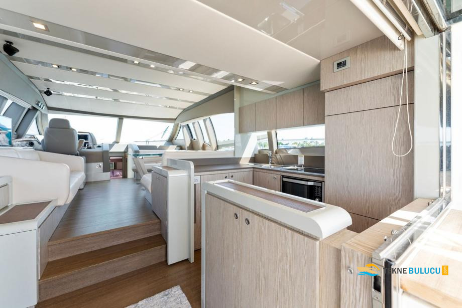 Ferretti 650 2015 iç mekan 3