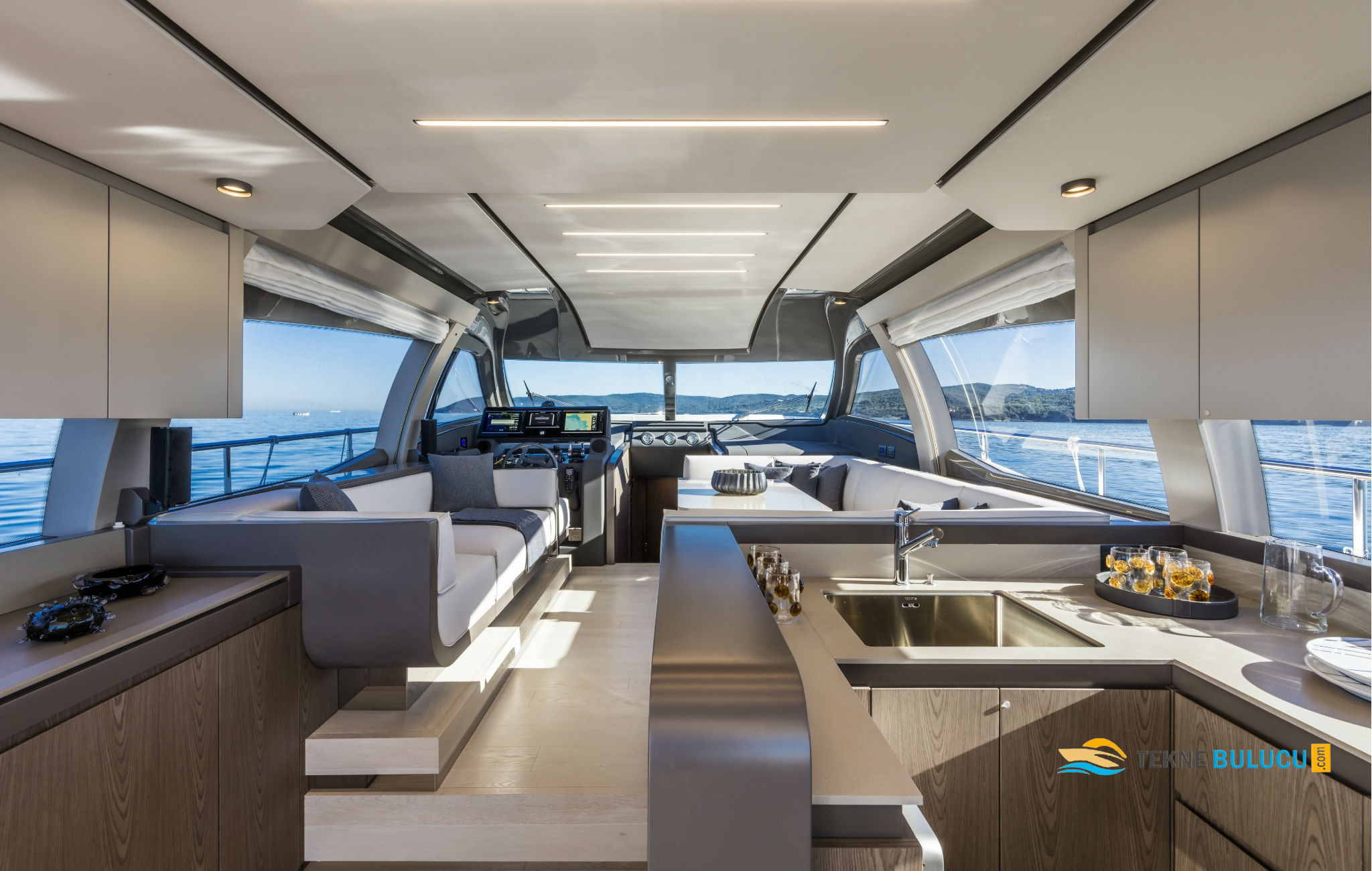 Ferretti 550 2021 iç mekan 3
