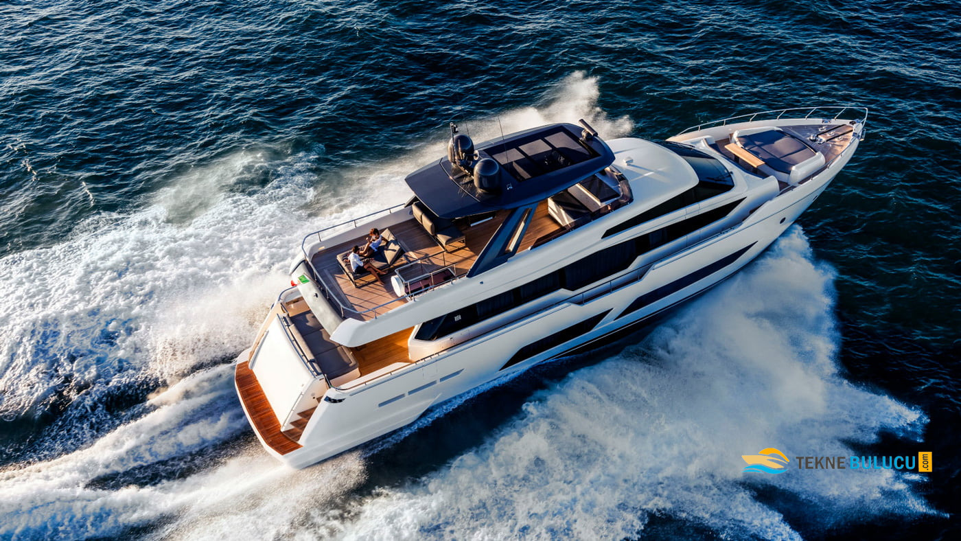 Ferretti 850 2020 iç mekan 3